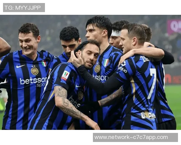 国际米兰与里昂决赛对决谁将捧起荣耀奖杯的传奇之战